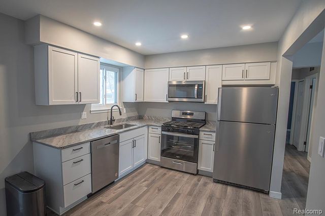 20401 Luna Street, Clinton Township, MI 48035