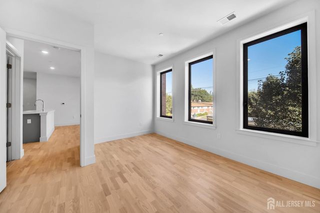 1037 amboy Avenue, Edison, NJ 08837