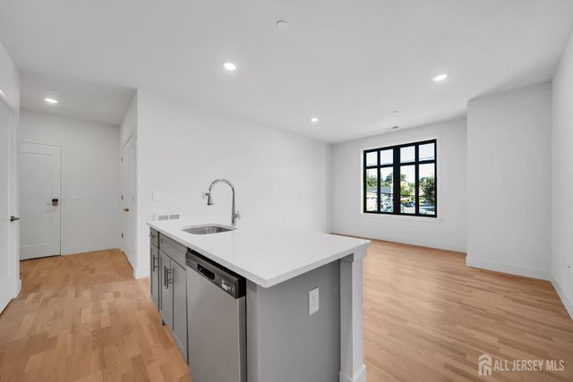 1037 amboy Avenue, Edison, NJ 08837