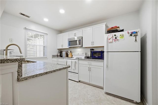 2329 Cretan CT, Virginia Beach, VA 23454