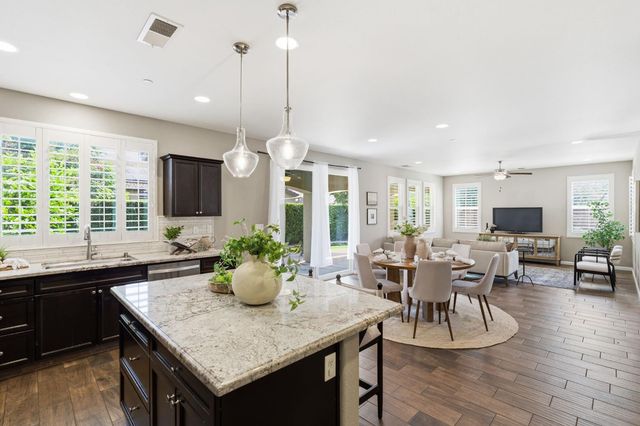 3408 Sussex Ave, Clovis, CA 93619