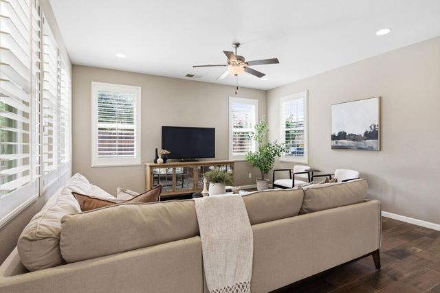 3408 Sussex Ave, Clovis, CA 93619