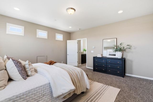 3408 Sussex Ave, Clovis, CA 93619