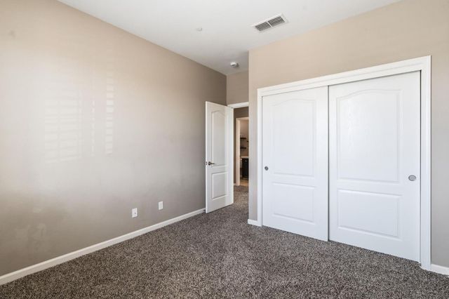 3408 Sussex Ave, Clovis, CA 93619
