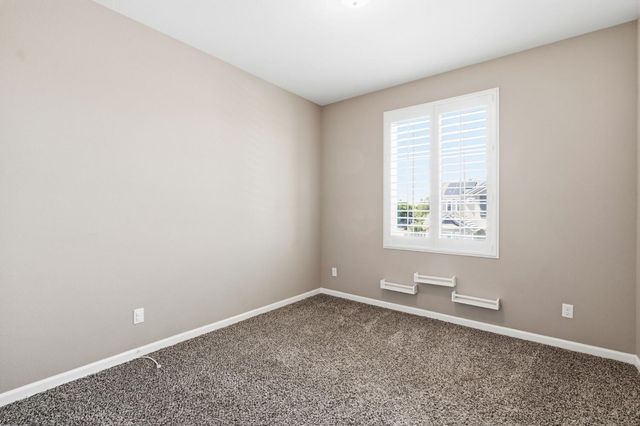 3408 Sussex Ave, Clovis, CA 93619
