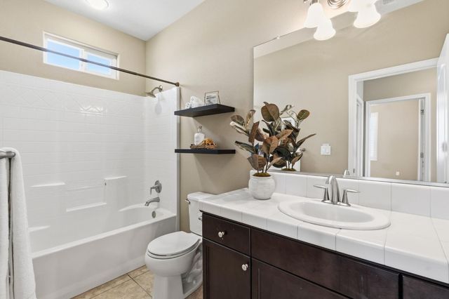 3408 Sussex Ave, Clovis, CA 93619