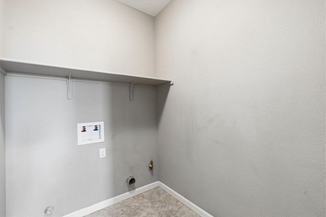 3408 Sussex Ave, Clovis, CA 93619