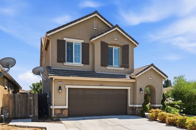 3408 Sussex Ave, Clovis, CA 93619