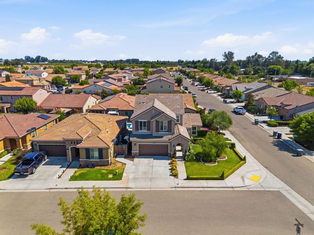3408 Sussex Ave, Clovis, CA 93619