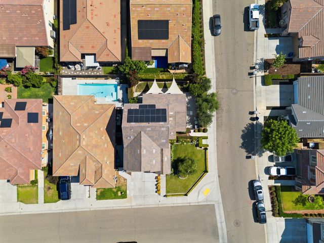 3408 Sussex Ave, Clovis, CA 93619