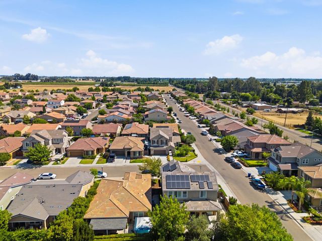 3408 Sussex Ave, Clovis, CA 93619
