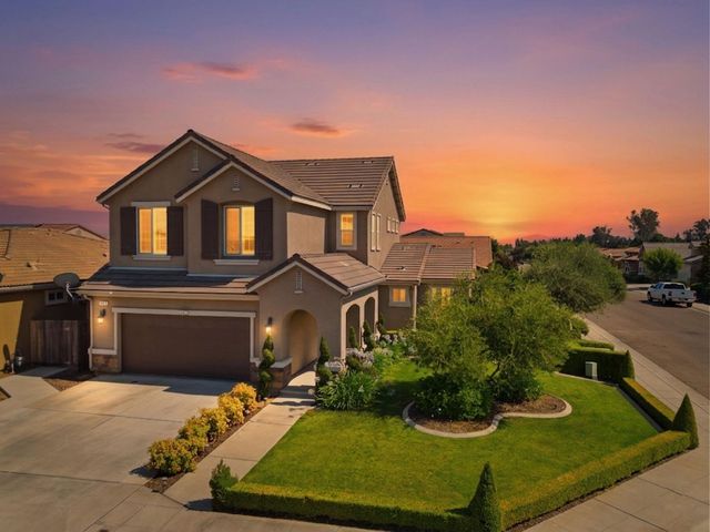 3408 Sussex Ave, Clovis, CA 93619