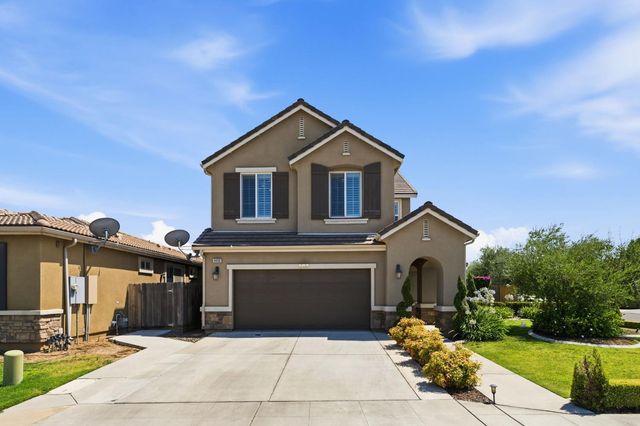 3408 Sussex Ave, Clovis, CA 93619