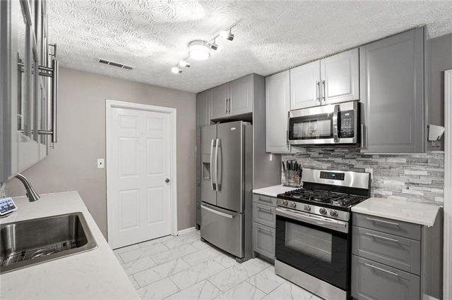 131 Homestead Way, Locust Grove, GA 30248