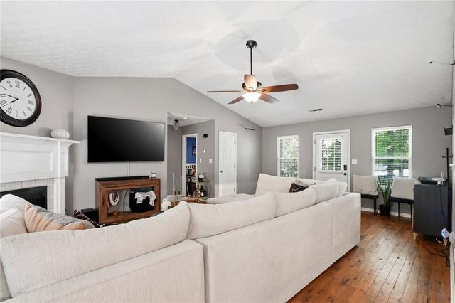 131 Homestead Way, Locust Grove, GA 30248