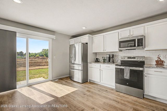 616 Muirfield Drive, Eaton Rapids, MI 48827