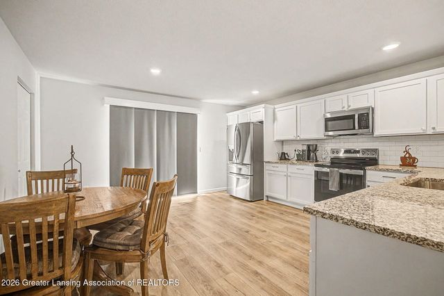 616 Muirfield Drive, Eaton Rapids, MI 48827
