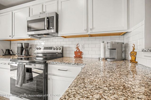 616 Muirfield Drive, Eaton Rapids, MI 48827