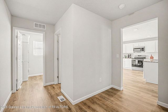 616 Muirfield Drive, Eaton Rapids, MI 48827