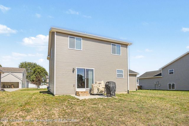 616 Muirfield Drive, Eaton Rapids, MI 48827
