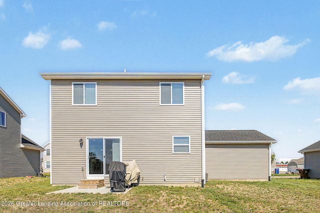616 Muirfield Drive, Eaton Rapids, MI 48827