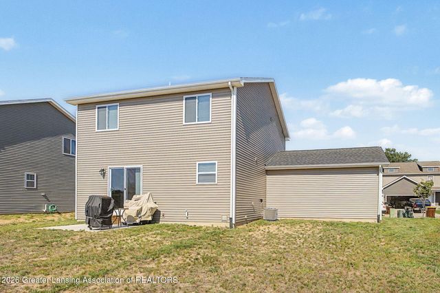 616 Muirfield Drive, Eaton Rapids, MI 48827