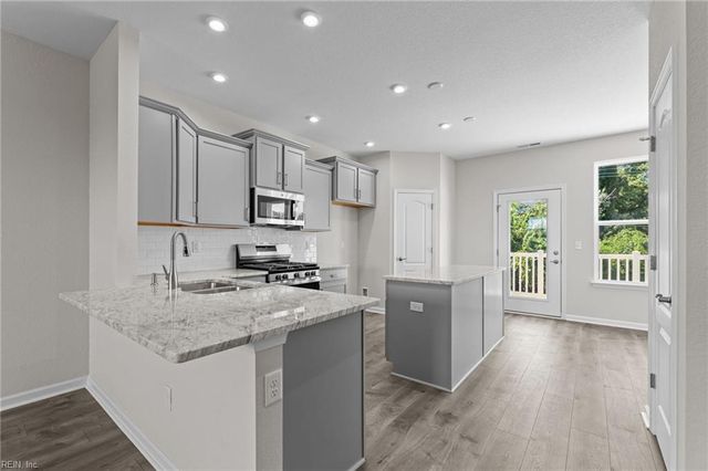 142 Freeman DR, Hampton, VA 23666