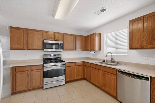 2713 Violeta Circle SE, Rio Rancho, NM 87124