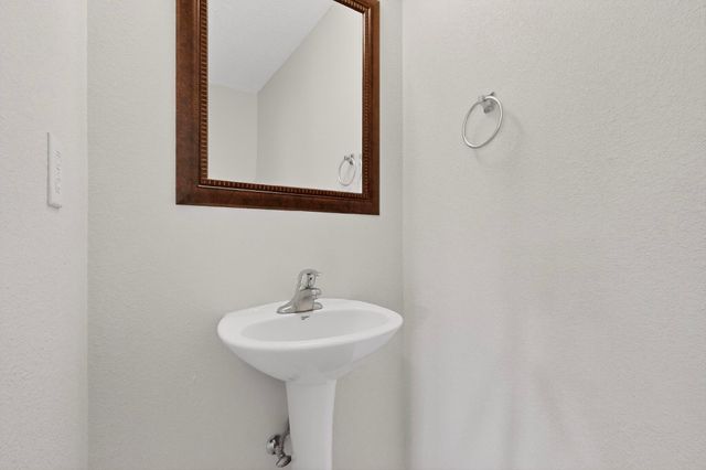 2713 Violeta Circle SE, Rio Rancho, NM 87124