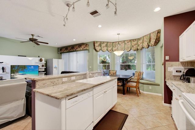 6453 Emerald Breeze Way, Boynton Beach, FL 33437