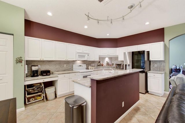 6453 Emerald Breeze Way, Boynton Beach, FL 33437