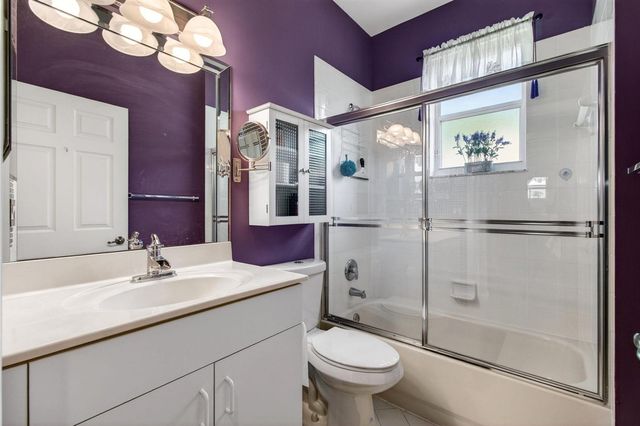 6453 Emerald Breeze Way, Boynton Beach, FL 33437