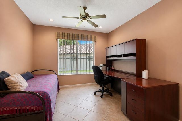 6453 Emerald Breeze Way, Boynton Beach, FL 33437