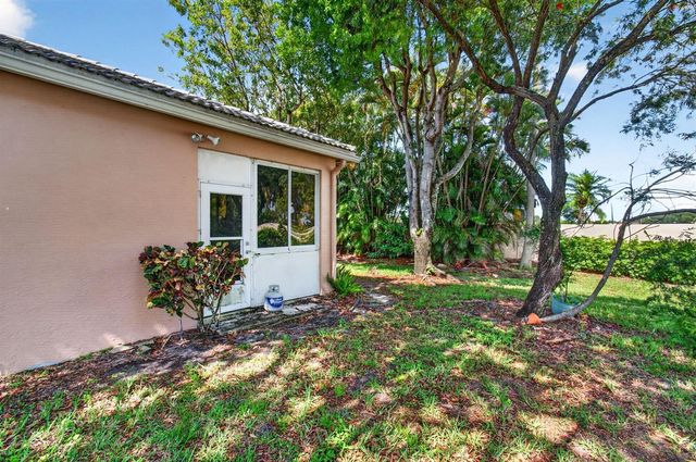 6453 Emerald Breeze Way, Boynton Beach, FL 33437