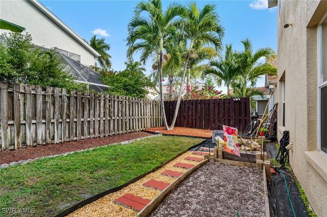 3508 Magenta CT 17, Naples, FL 34112