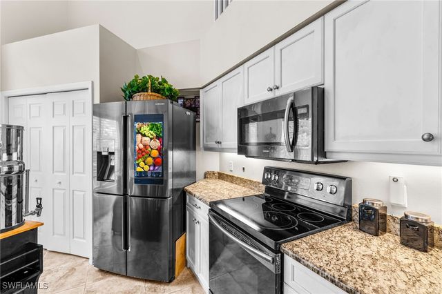 3508 Magenta CT 17, Naples, FL 34112