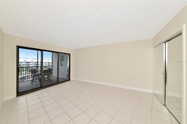 5855 MIDNIGHT PASS ROAD 514, Sarasota, FL 34242