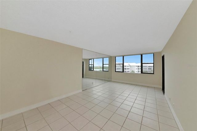 5855 MIDNIGHT PASS ROAD 514, Sarasota, FL 34242
