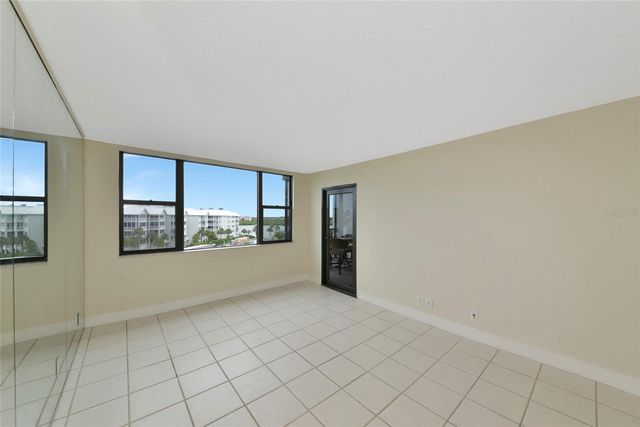 5855 MIDNIGHT PASS ROAD 514, Sarasota, FL 34242