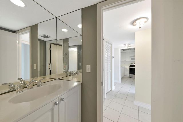 5855 MIDNIGHT PASS ROAD 514, Sarasota, FL 34242