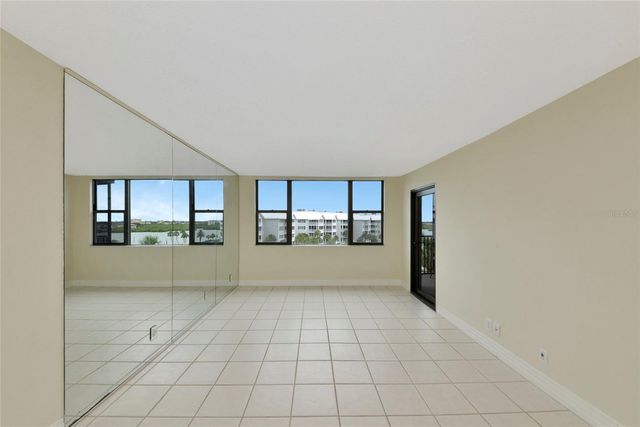5855 MIDNIGHT PASS ROAD 514, Sarasota, FL 34242