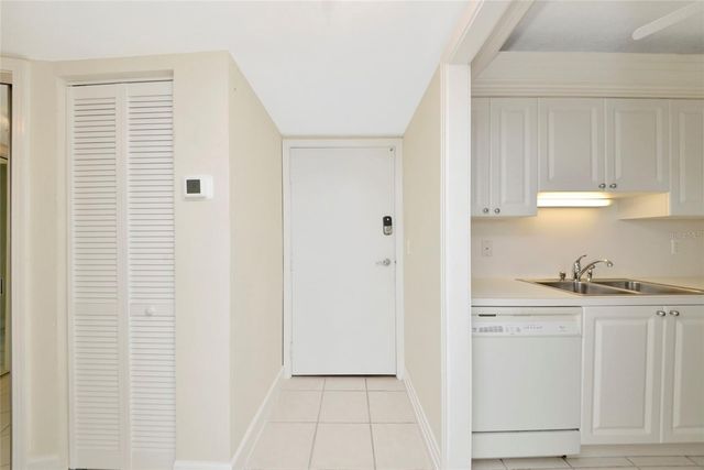 5855 MIDNIGHT PASS ROAD 514, Sarasota, FL 34242