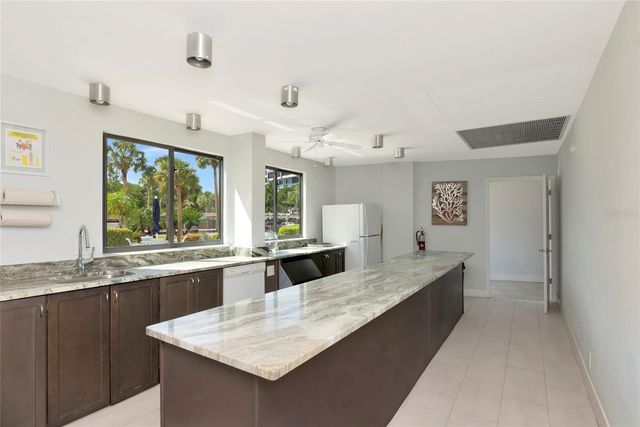 5855 MIDNIGHT PASS ROAD 514, Sarasota, FL 34242