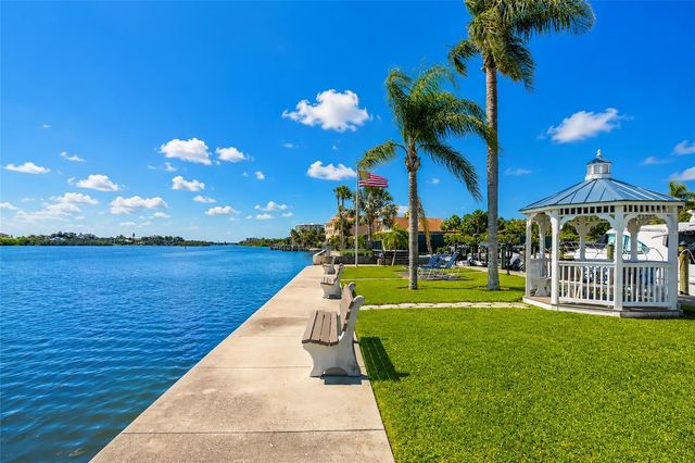 5855 MIDNIGHT PASS ROAD 514, Sarasota, FL 34242