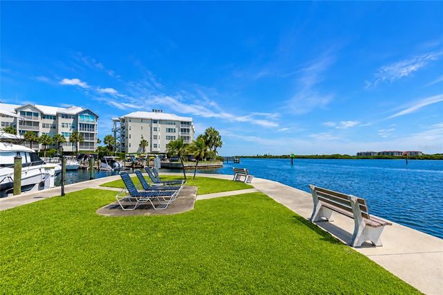 5855 MIDNIGHT PASS ROAD 514, Sarasota, FL 34242