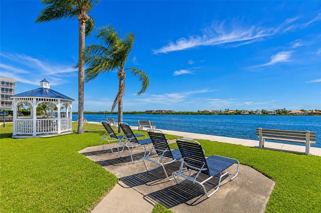 5855 MIDNIGHT PASS ROAD 514, Sarasota, FL 34242