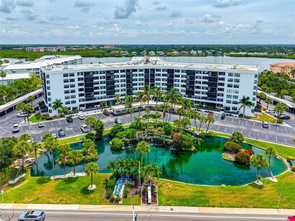 5855 MIDNIGHT PASS ROAD 514, Sarasota, FL 34242