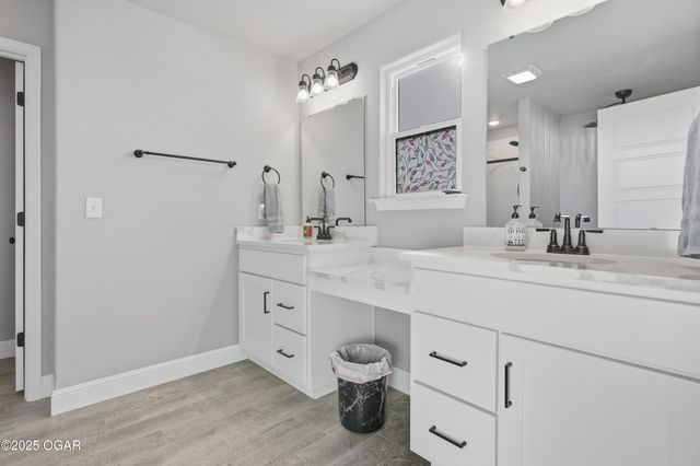 205 Molly Dean Drive, Duenweg, MO 64841