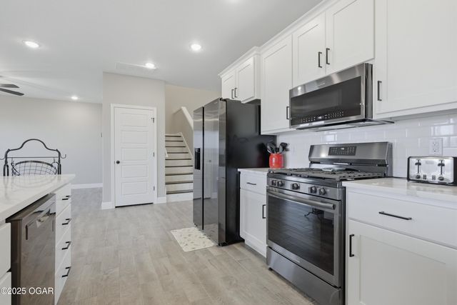 205 Molly Dean Drive, Duenweg, MO 64841