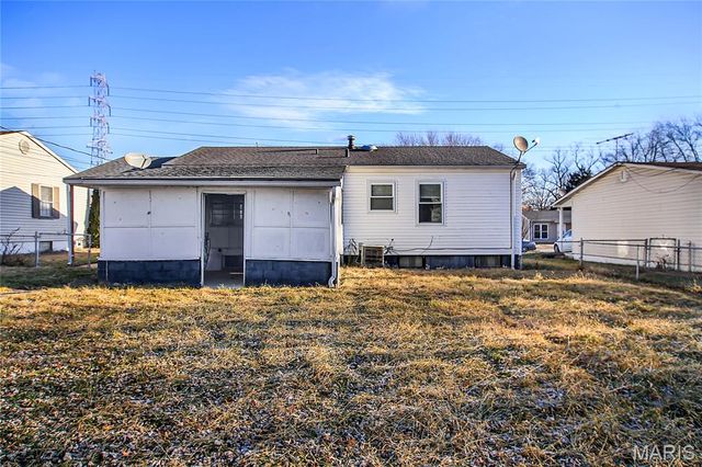 1428 San Salvador Drive, St Louis, MO 63138